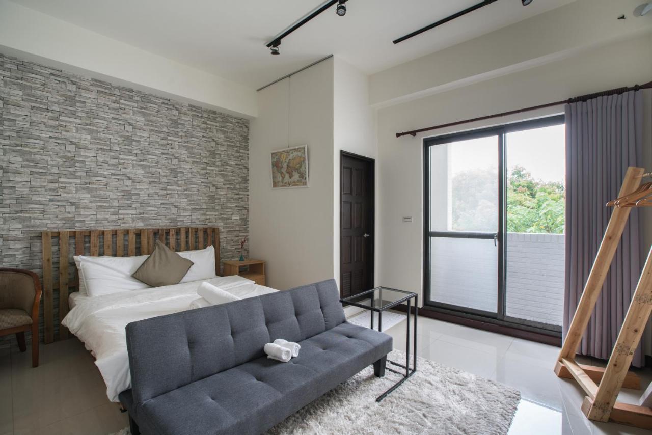 黑琵軼棧湖濱旅宿 K&B Happy Hostel Tainan Bagian luar foto