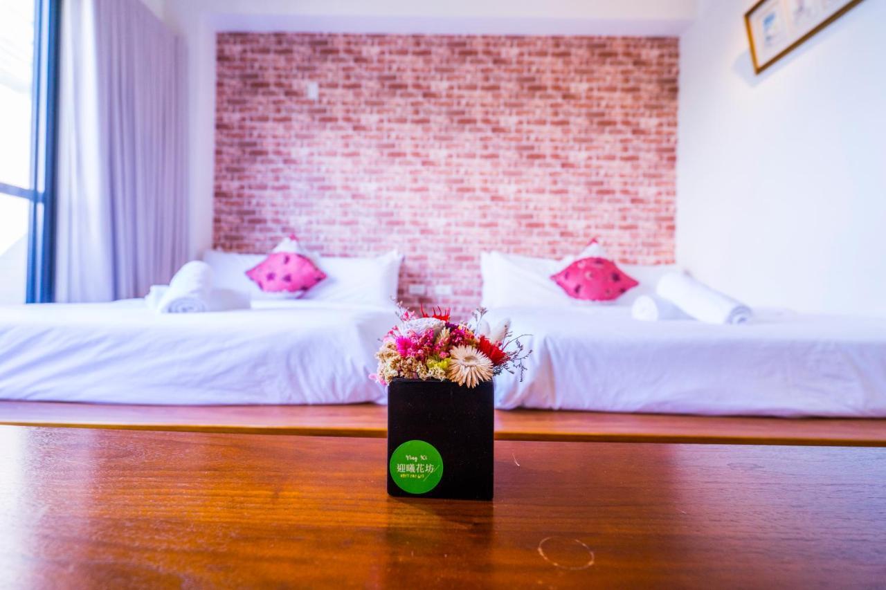 黑琵軼棧湖濱旅宿 K&B Happy Hostel Tainan Bagian luar foto