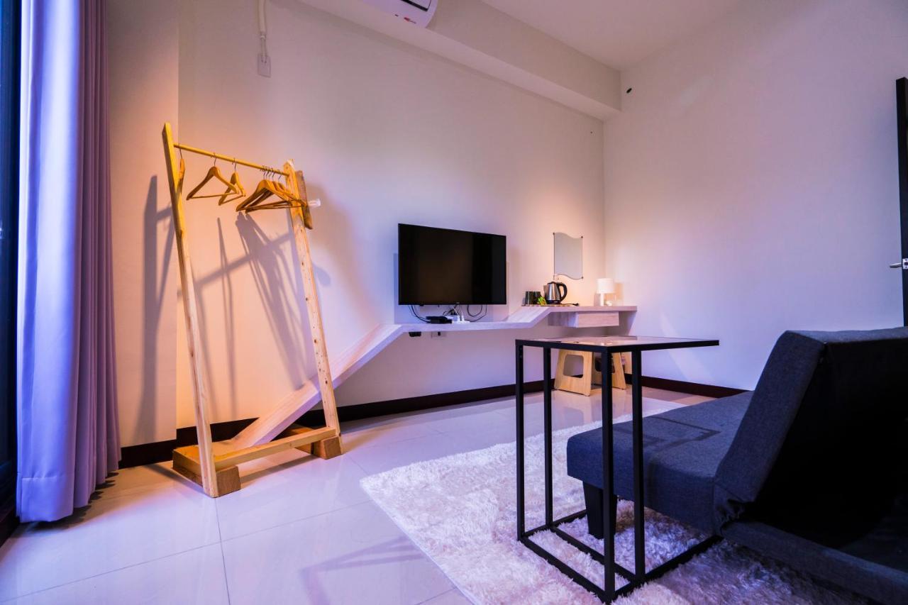 黑琵軼棧湖濱旅宿 K&B Happy Hostel Tainan Bagian luar foto
