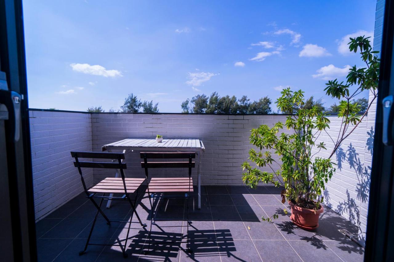 黑琵軼棧湖濱旅宿 K&B Happy Hostel Tainan Bagian luar foto