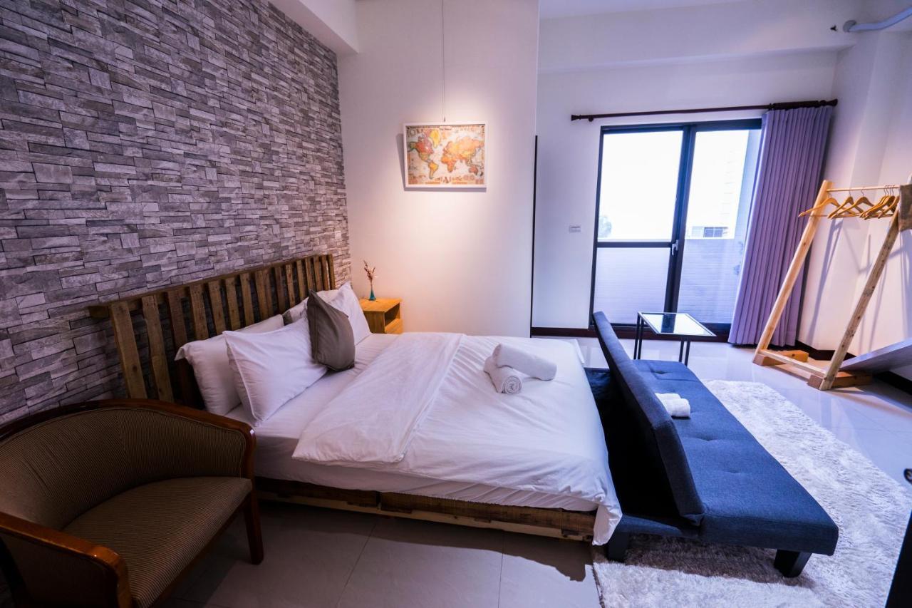 黑琵軼棧湖濱旅宿 K&B Happy Hostel Tainan Bagian luar foto