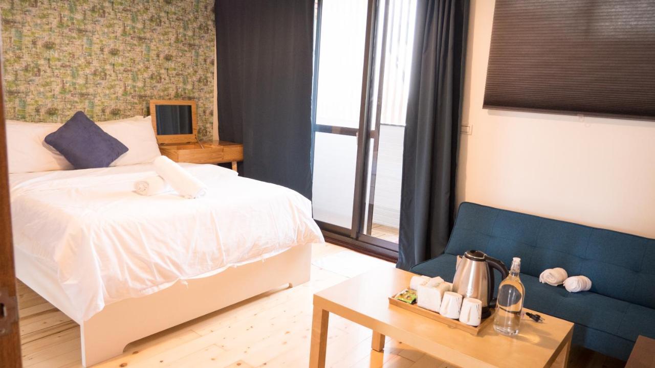 黑琵軼棧湖濱旅宿 K&B Happy Hostel Tainan Bagian luar foto