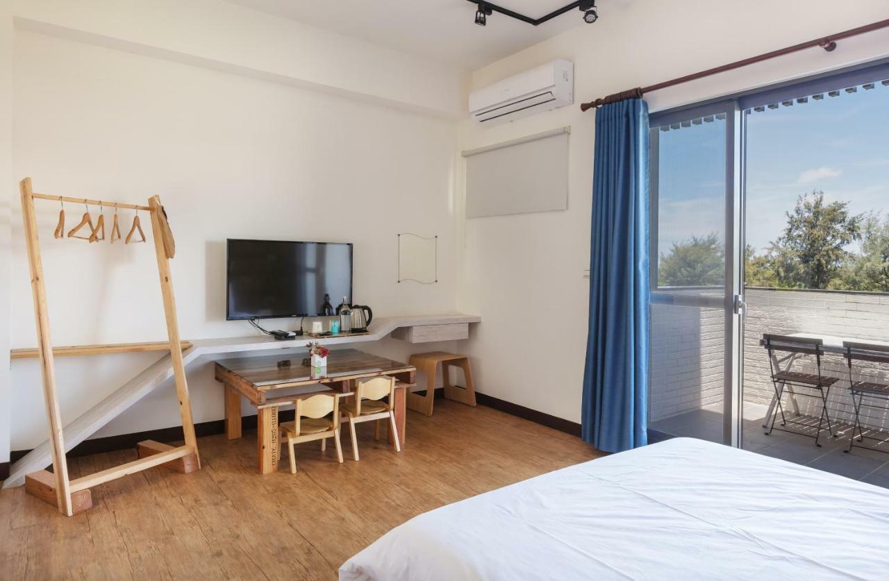 黑琵軼棧湖濱旅宿 K&B Happy Hostel Tainan Bagian luar foto