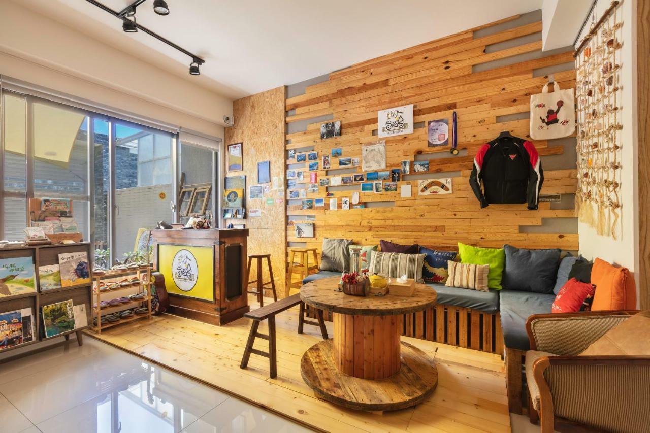 黑琵軼棧湖濱旅宿 K&B Happy Hostel Tainan Bagian luar foto