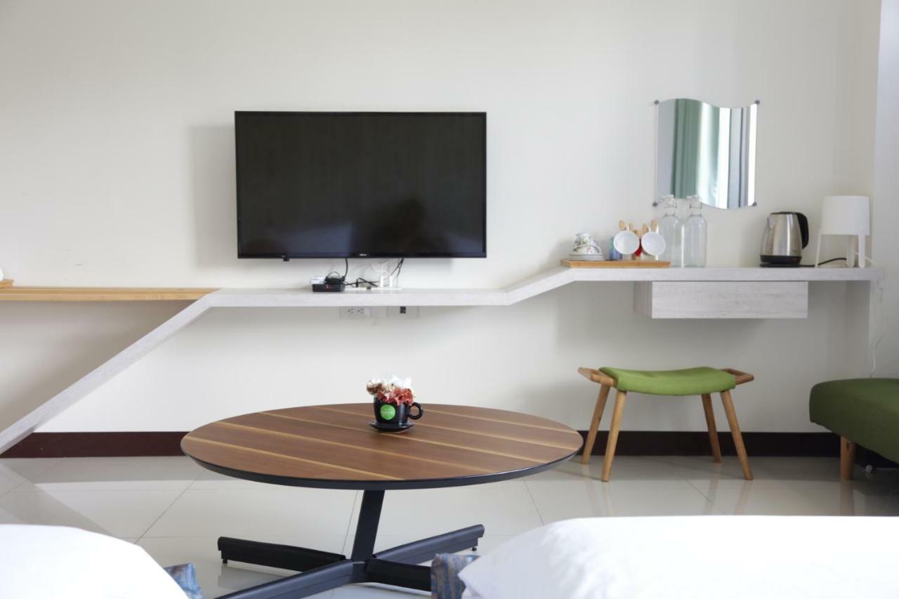 黑琵軼棧湖濱旅宿 K&B Happy Hostel Tainan Bagian luar foto