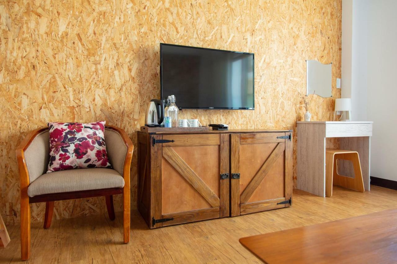 黑琵軼棧湖濱旅宿 K&B Happy Hostel Tainan Bagian luar foto
