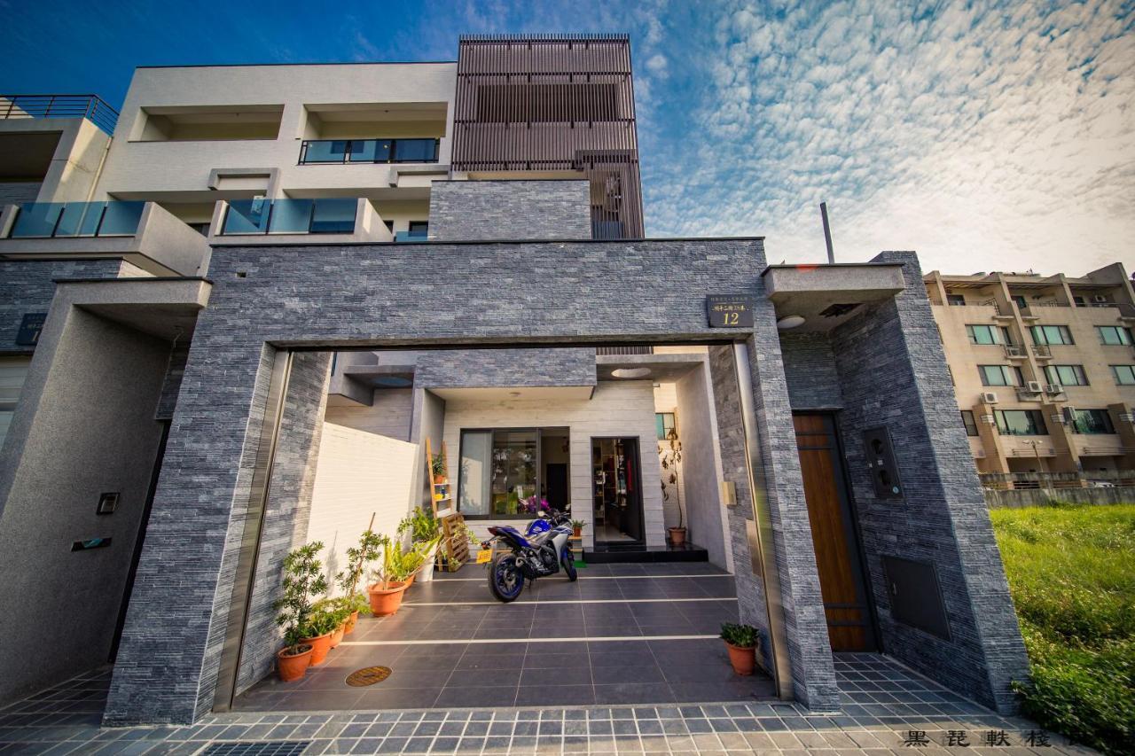黑琵軼棧湖濱旅宿 K&B Happy Hostel Tainan Bagian luar foto